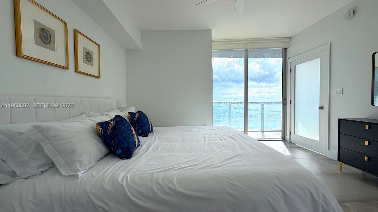 465 Brickell Ave, Unit 5603, Miami, FL 33131 Photo