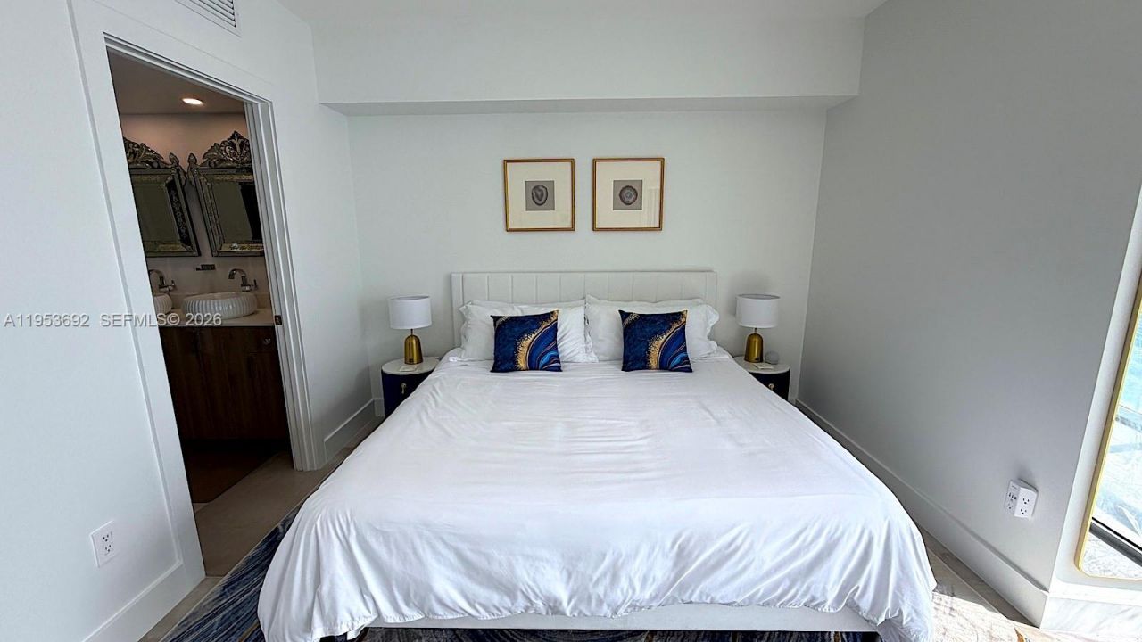465 Brickell Ave, Unit 5603, Miami, FL 33131 Photo