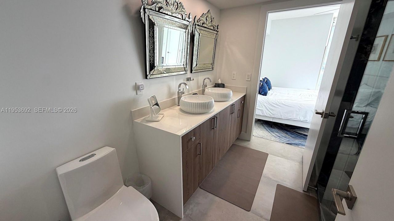 465 Brickell Ave, Unit 5603, Miami, FL 33131 Photo