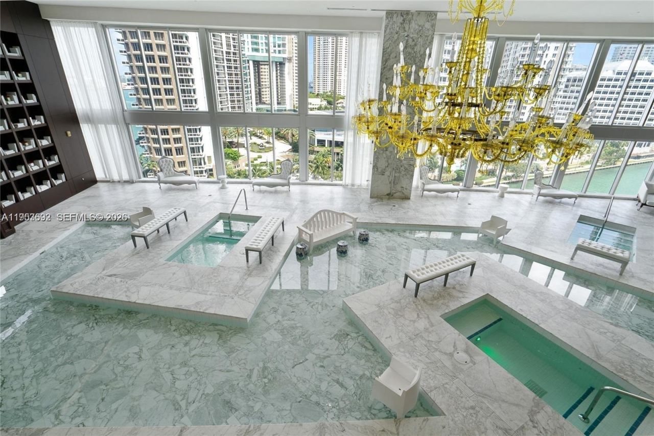 465 Brickell Ave, Unit 5603, Miami, FL 33131 Photo