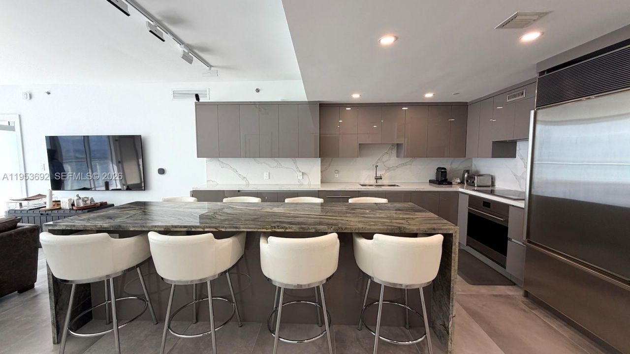 465 Brickell Ave, Unit 5603, Miami, FL 33131 Photo