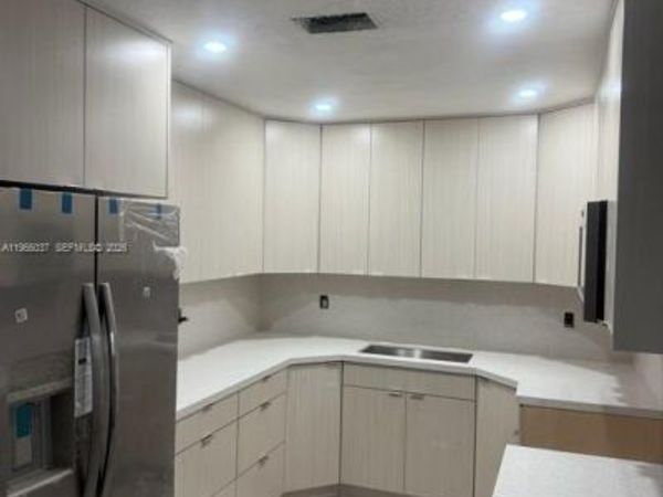 3021 W 76th St , Unit C-201, Hialeah, FL 33018