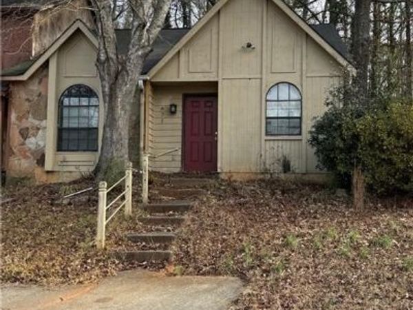 871 Brandy Oaks Lane, Stone Mountain, GA 30088