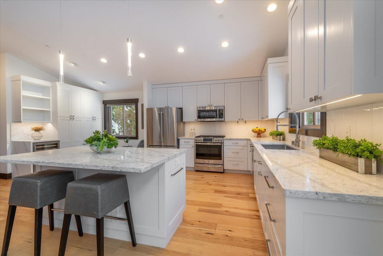 11529 Zermatt Drive, Truckee, CA 96161 Photo