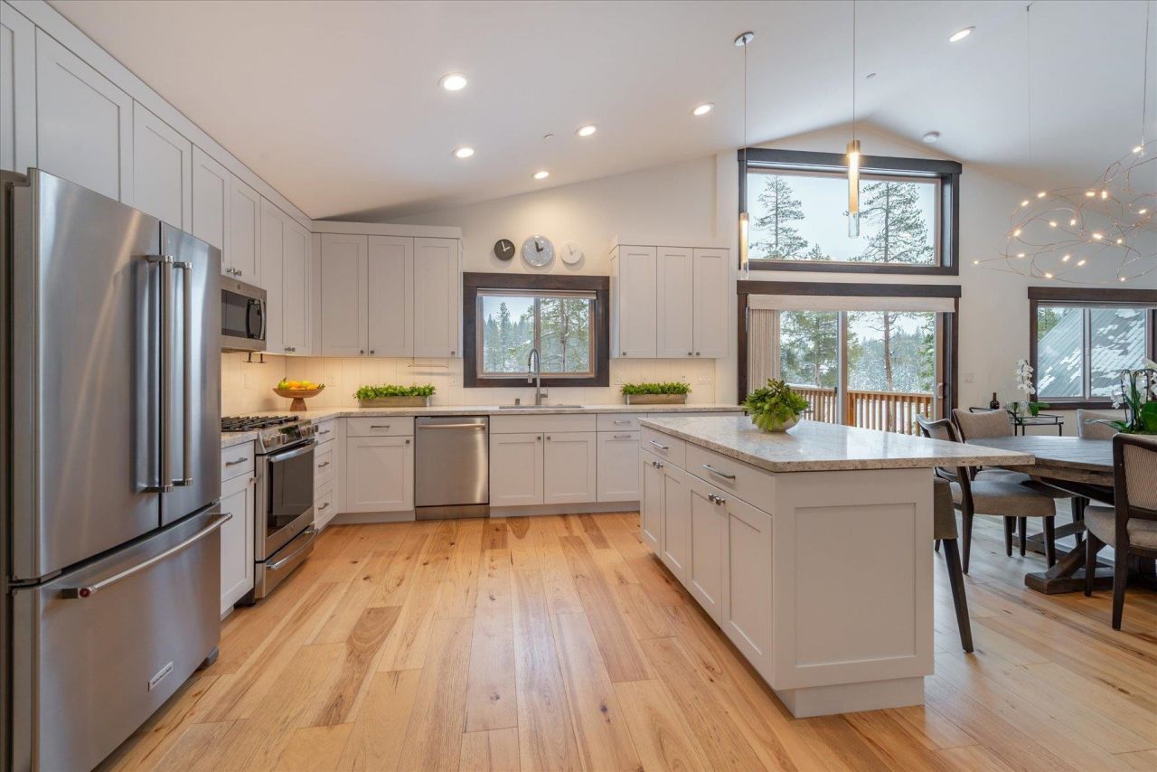 11529 Zermatt Drive, Truckee, CA 96161 Photo