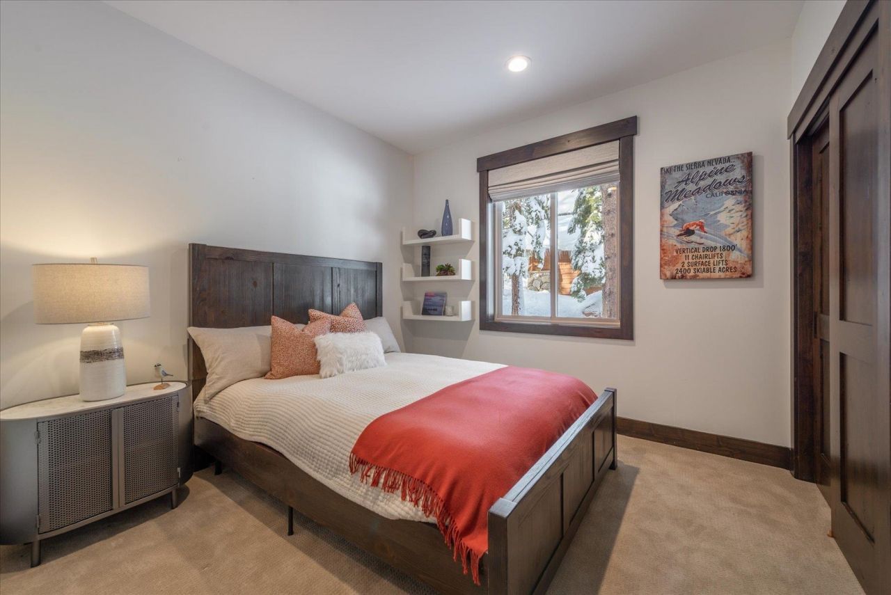 11529 Zermatt Drive, Truckee, CA 96161 Photo