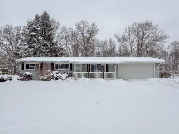 28860 Sarabyn Street, Dowagiac, MI 49047