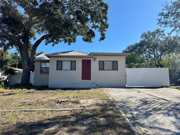 9805 N 46TH STREET, TAMPA, FL 33617