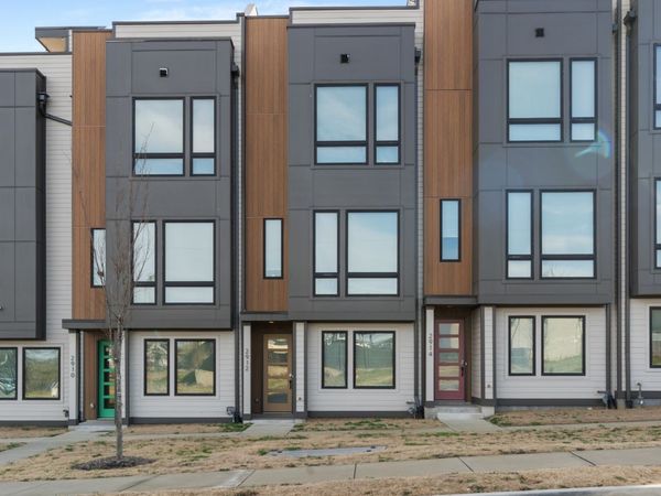 2912 Harlin Dr, Nashville, TN 37211