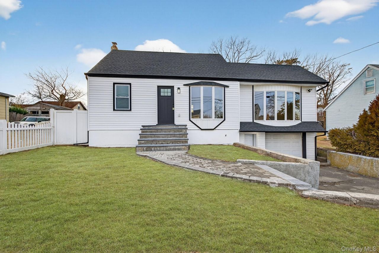 52 S 21st Street, Wyandanch, NY 11798 Main Photo