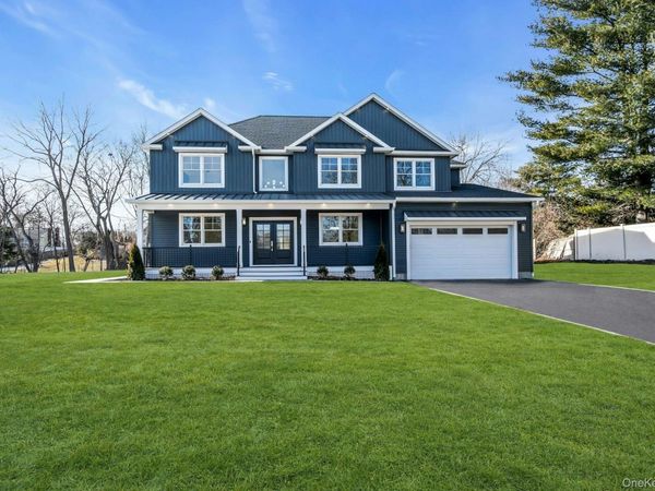 3 Carmine Court, Commack, NY 11725