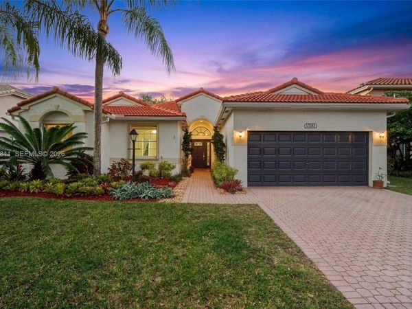 12783 NW 18th Mnr, Pembroke Pines, FL 33028