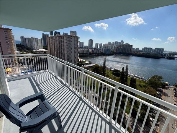 301 174th St , Unit 1912, Sunny Isles Beach, FL 33160