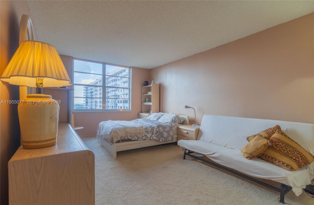 301 174th St , Unit 1912, Sunny Isles Beach, FL 33160 Photo