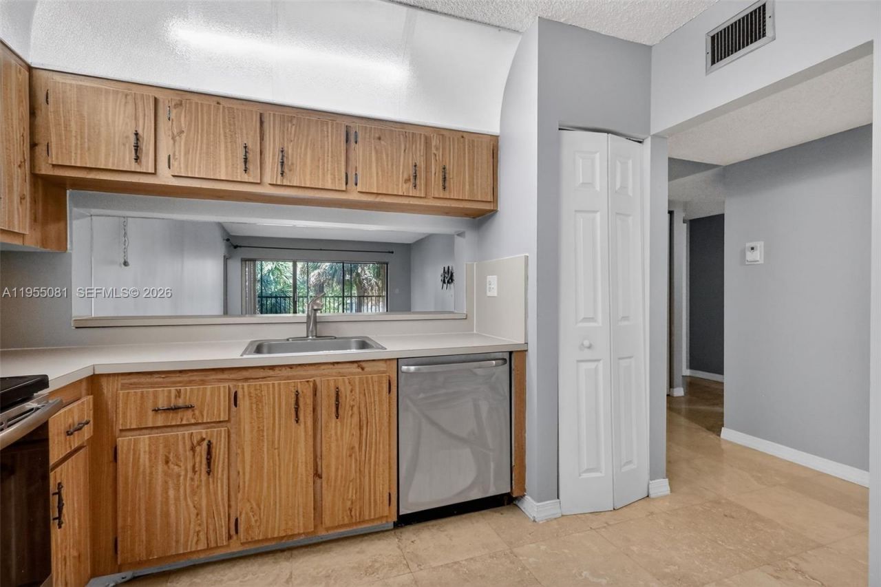 491 Ives Dairy Rd, Unit 306-5, Miami, FL 33179 Photo