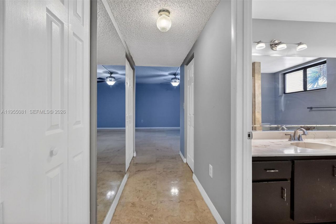 491 Ives Dairy Rd, Unit 306-5, Miami, FL 33179 Photo