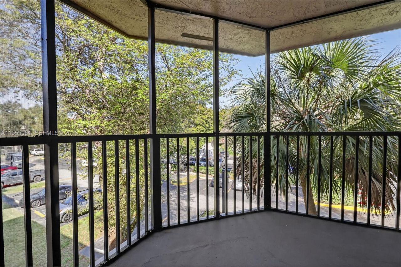 491 Ives Dairy Rd, Unit 306-5, Miami, FL 33179 Photo