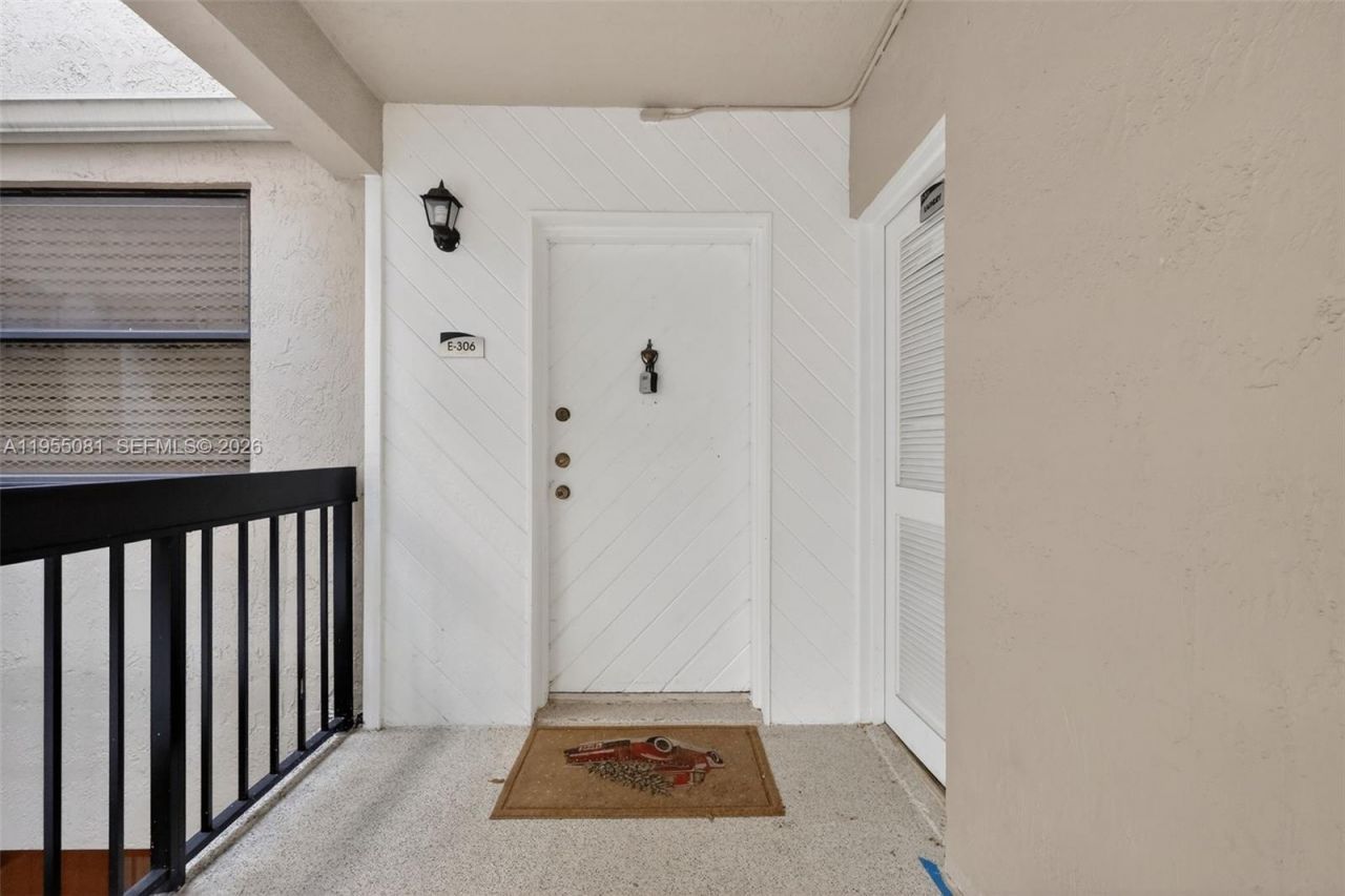 491 Ives Dairy Rd, Unit 306-5, Miami, FL 33179 Photo