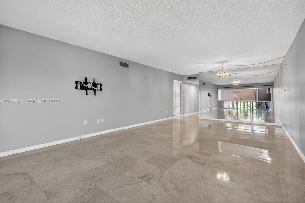 491 Ives Dairy Rd, Unit 306-5, Miami, FL 33179 Photo