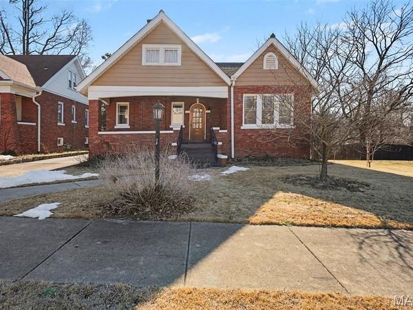 28 S 86th Street, Belleville, IL 62223