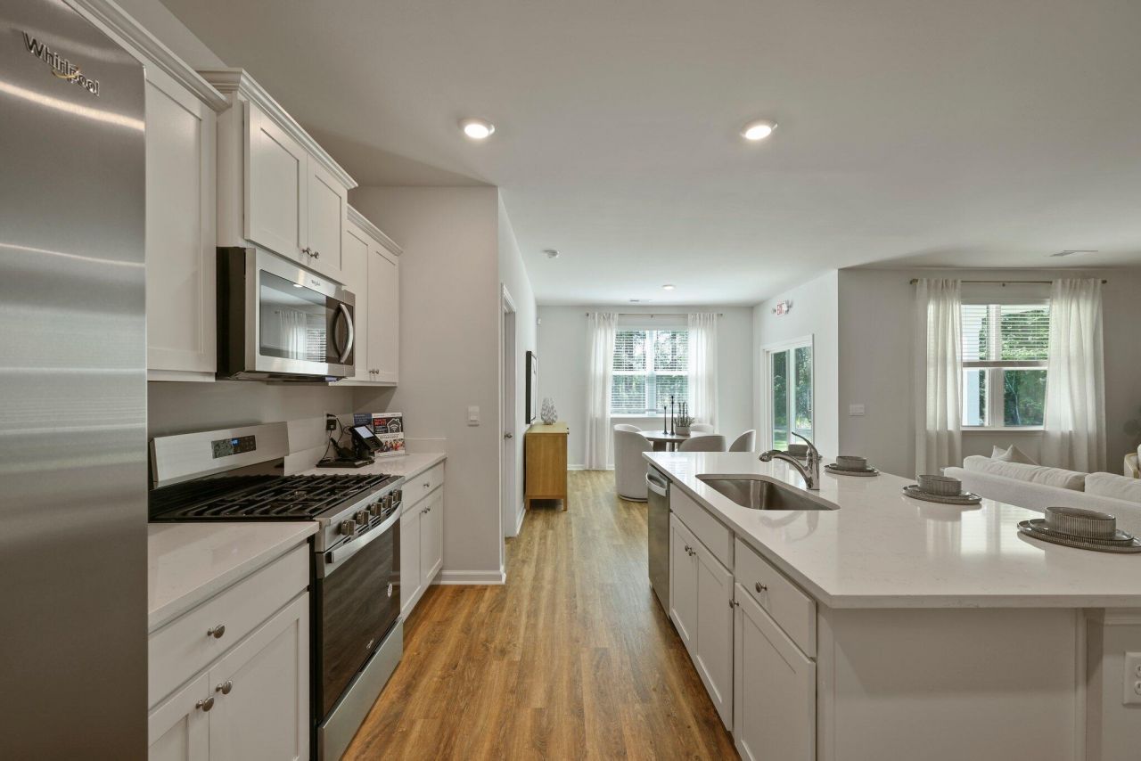 1043 Forrest Creek Drive Photo 11