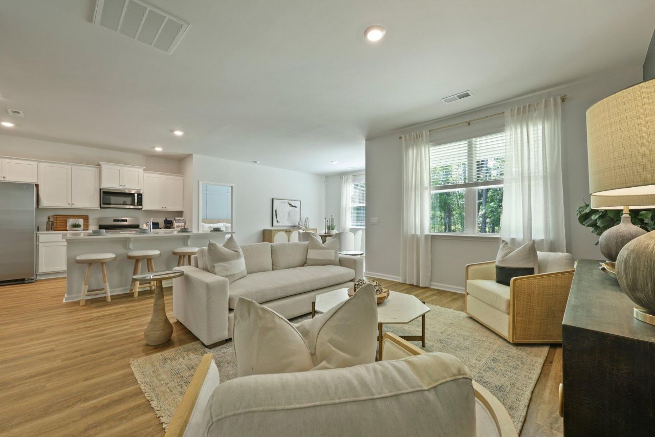 1043 Forrest Creek Drive Photo 14