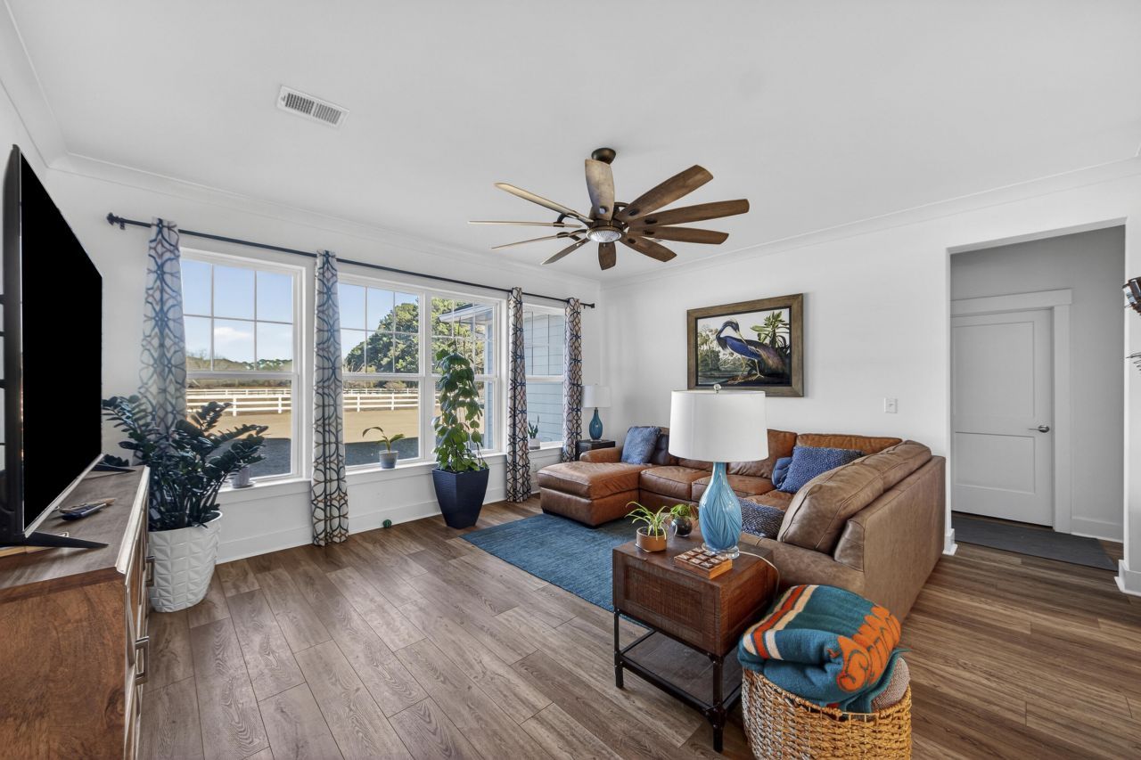 6128 Highway 165 Photo 16