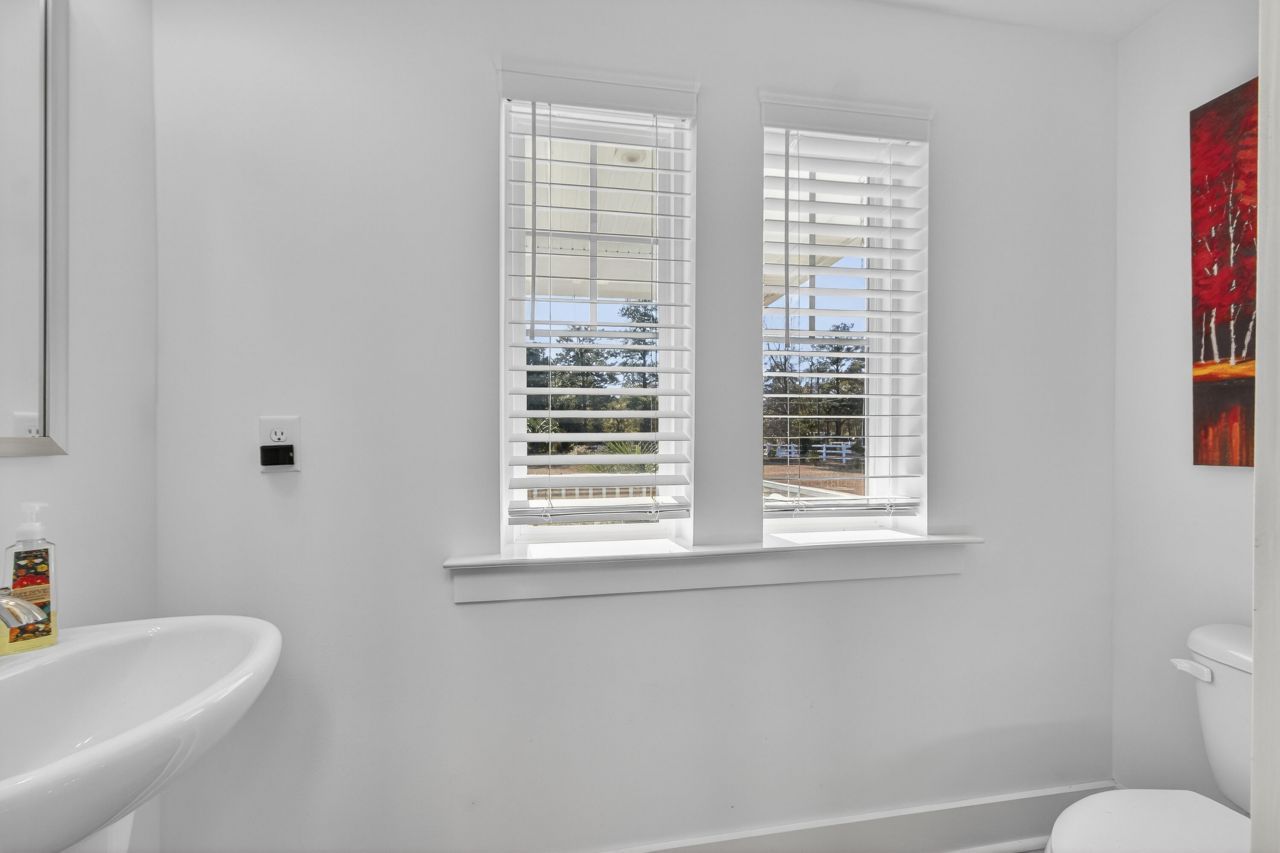 6128 Highway 165 Photo 33