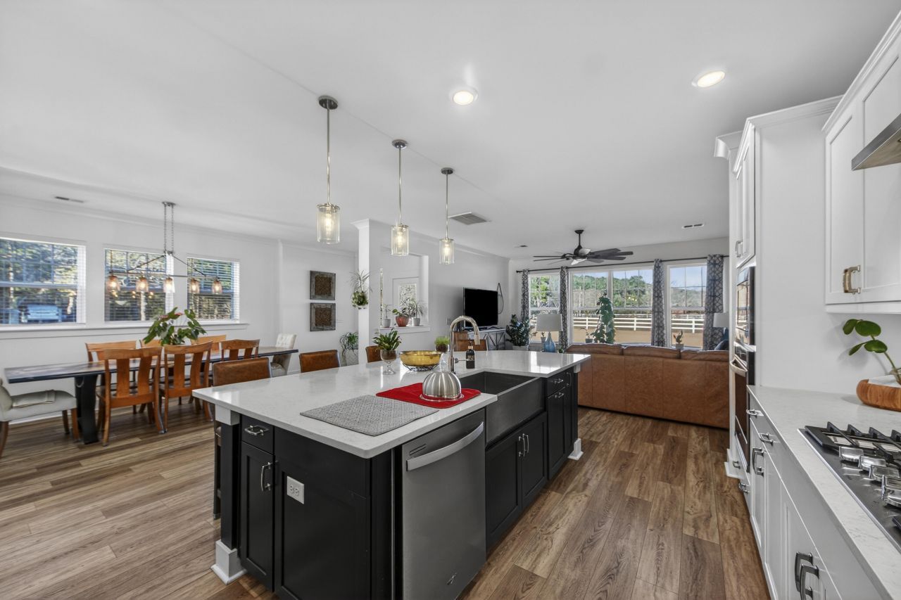 6128 Highway 165 Photo 7