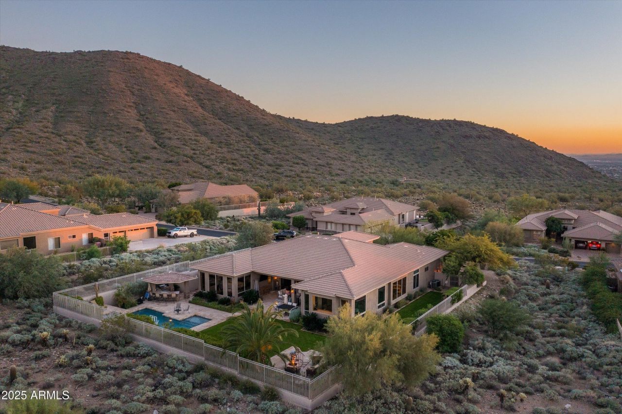 11368 E Winchcomb Drive, Scottsdale, AZ 85255 Main Photo