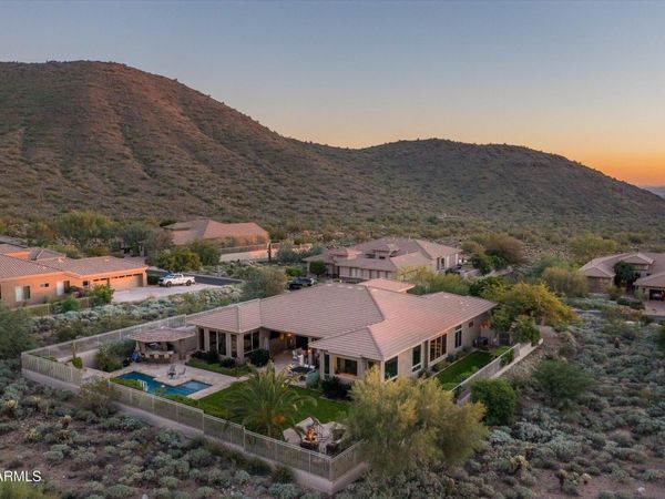 11368 E WINCHCOMB Drive, Scottsdale, AZ 85255