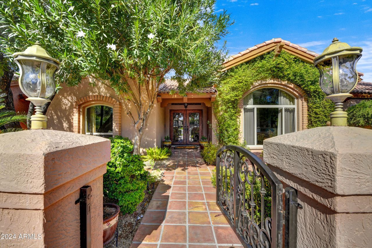 8434 E Charter Oak Drive, Scottsdale, AZ 85260 Main Photo