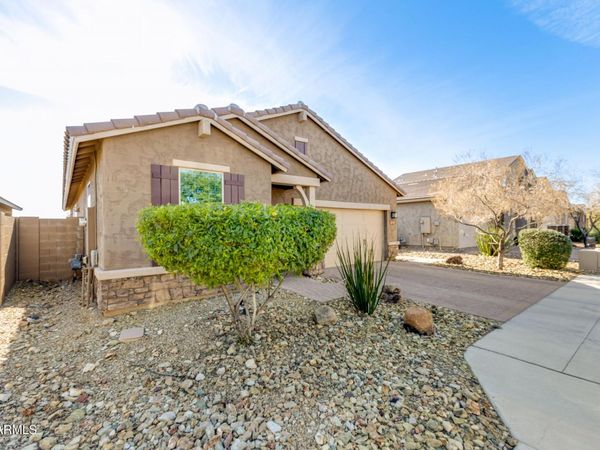 2929 W LAREDO Lane, Phoenix, AZ 85085