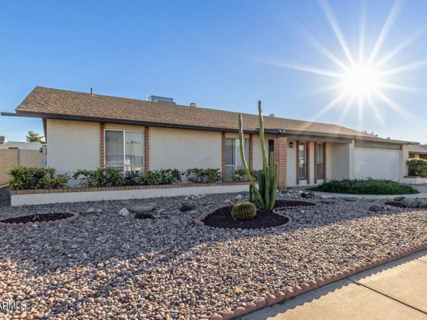 1051 E GLADE Avenue, Mesa, AZ 85204