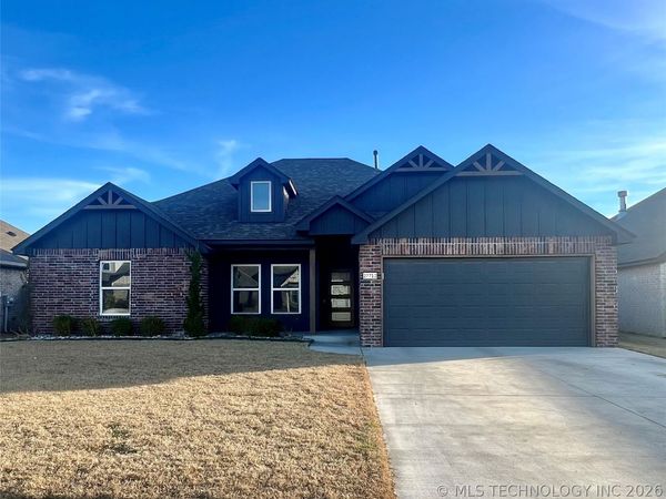 27712 E 107th Street S, Coweta, OK 74429