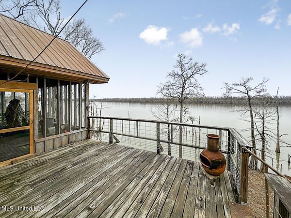 2067 Pecan Grove Road, Woodville, MS 39669