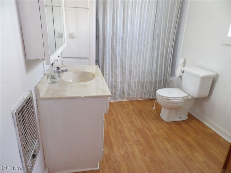 477 W 39th Street, Shadyside, OH 43947 Photo 16