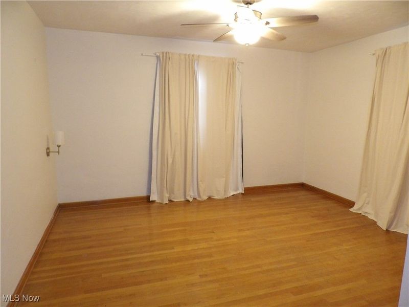 477 W 39th Street, Shadyside, OH 43947 Photo 20