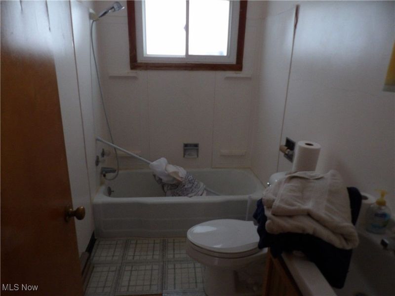 477 W 39th Street, Shadyside, OH 43947 Photo 32