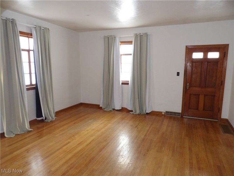 477 W 39th Street, Shadyside, OH 43947 Photo 6