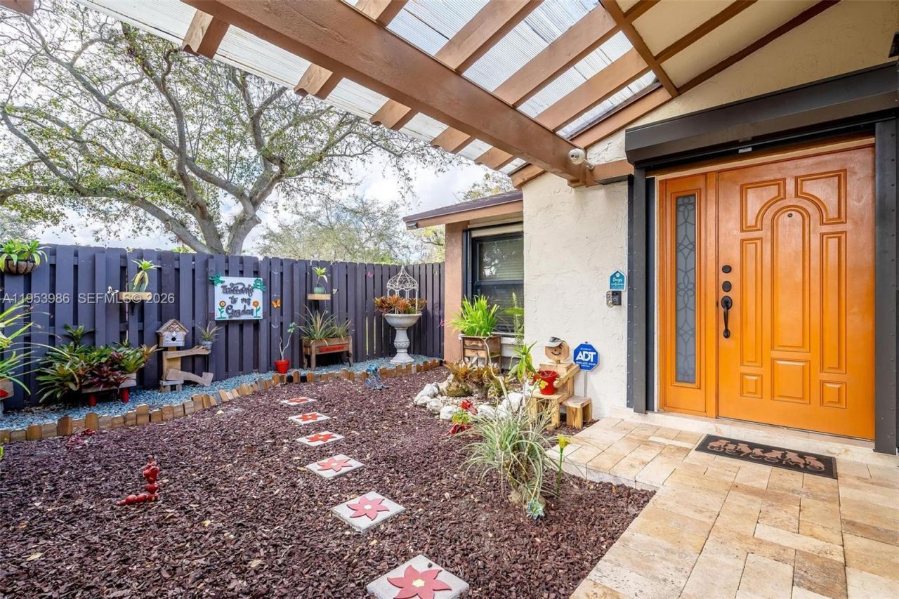 13595 SW 114th Ter, Miami, FL 33186 Photo