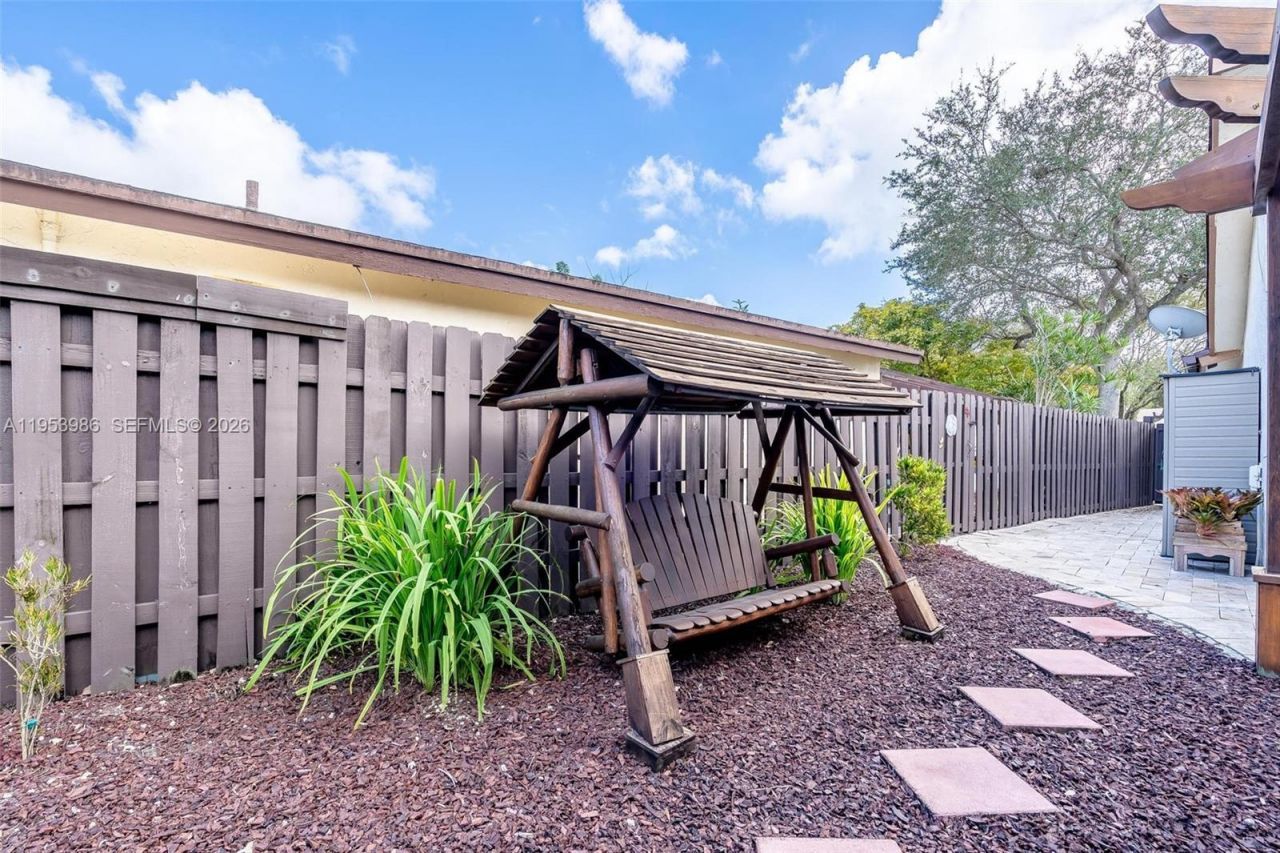 13595 SW 114th Ter, Miami, FL 33186 Photo