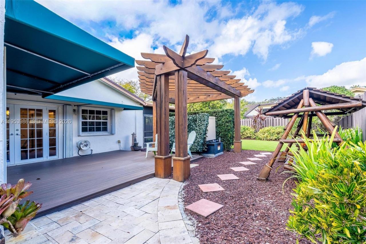 13595 SW 114th Ter, Miami, FL 33186 Photo