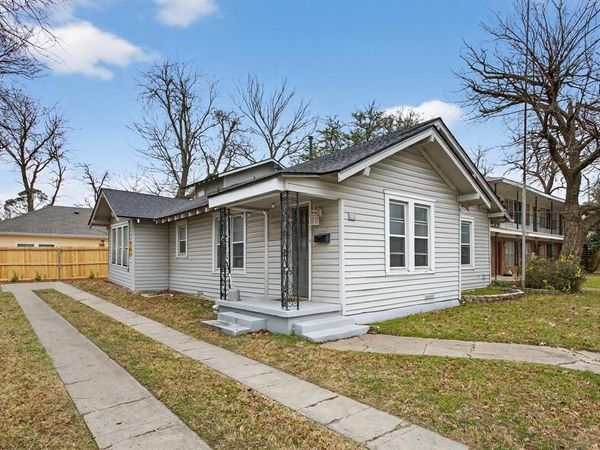 1111 N Austin Street, Denton, TX 76201