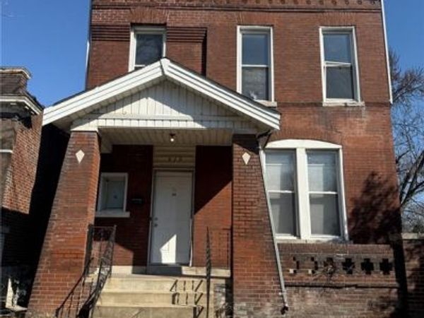 919 Bates Street, St Louis, MO 63111
