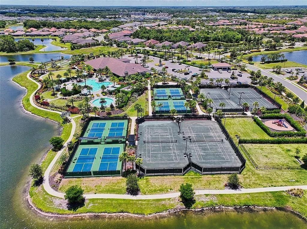 4547 Crestpoint Way, Palmetto, FL 34221 Photo