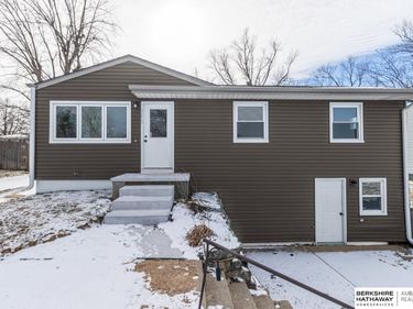 343 Highland Drive, Gretna, NE 68028