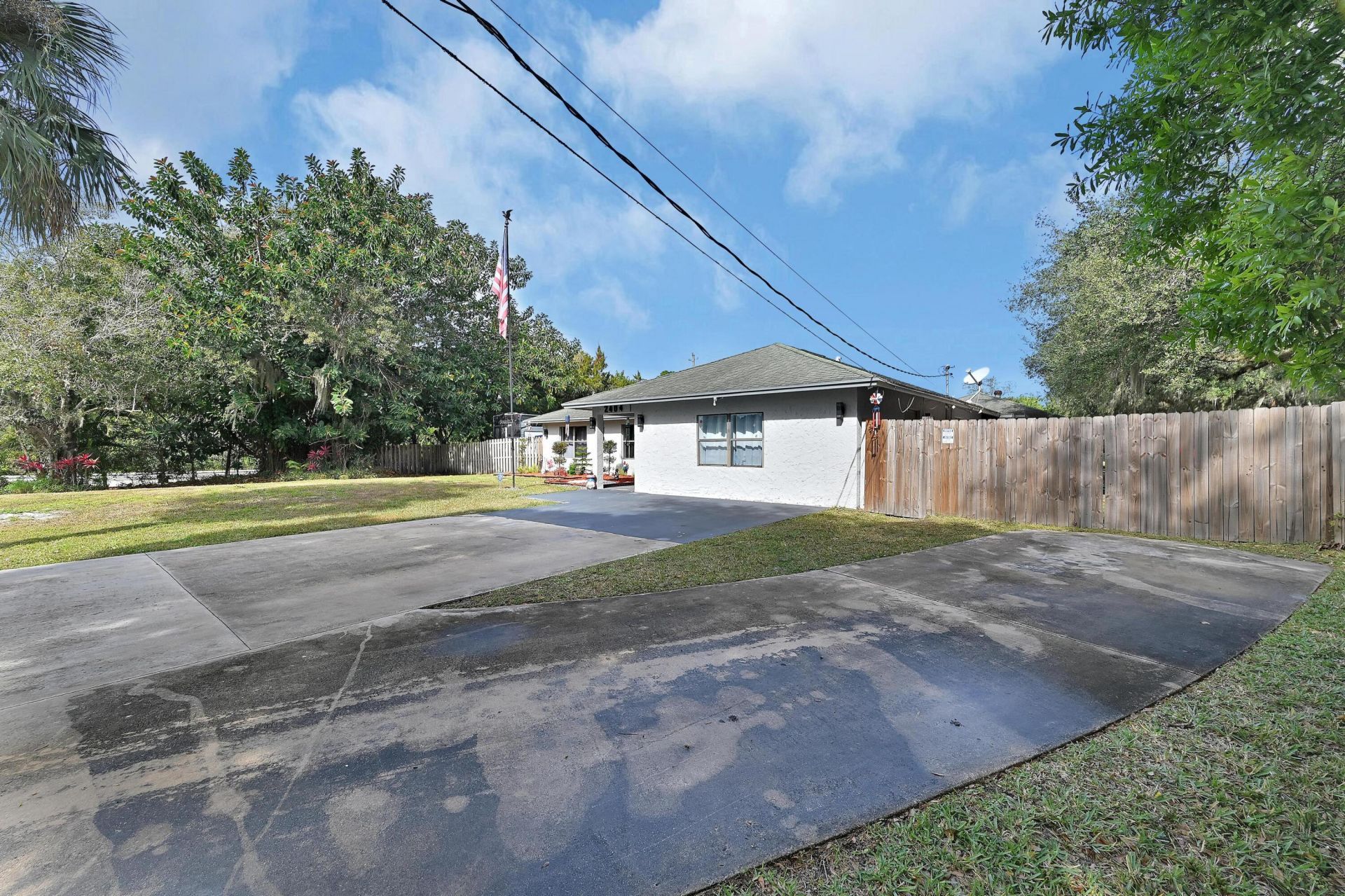 2404 Dade Road, Fort Pierce, FL 34982 Photo