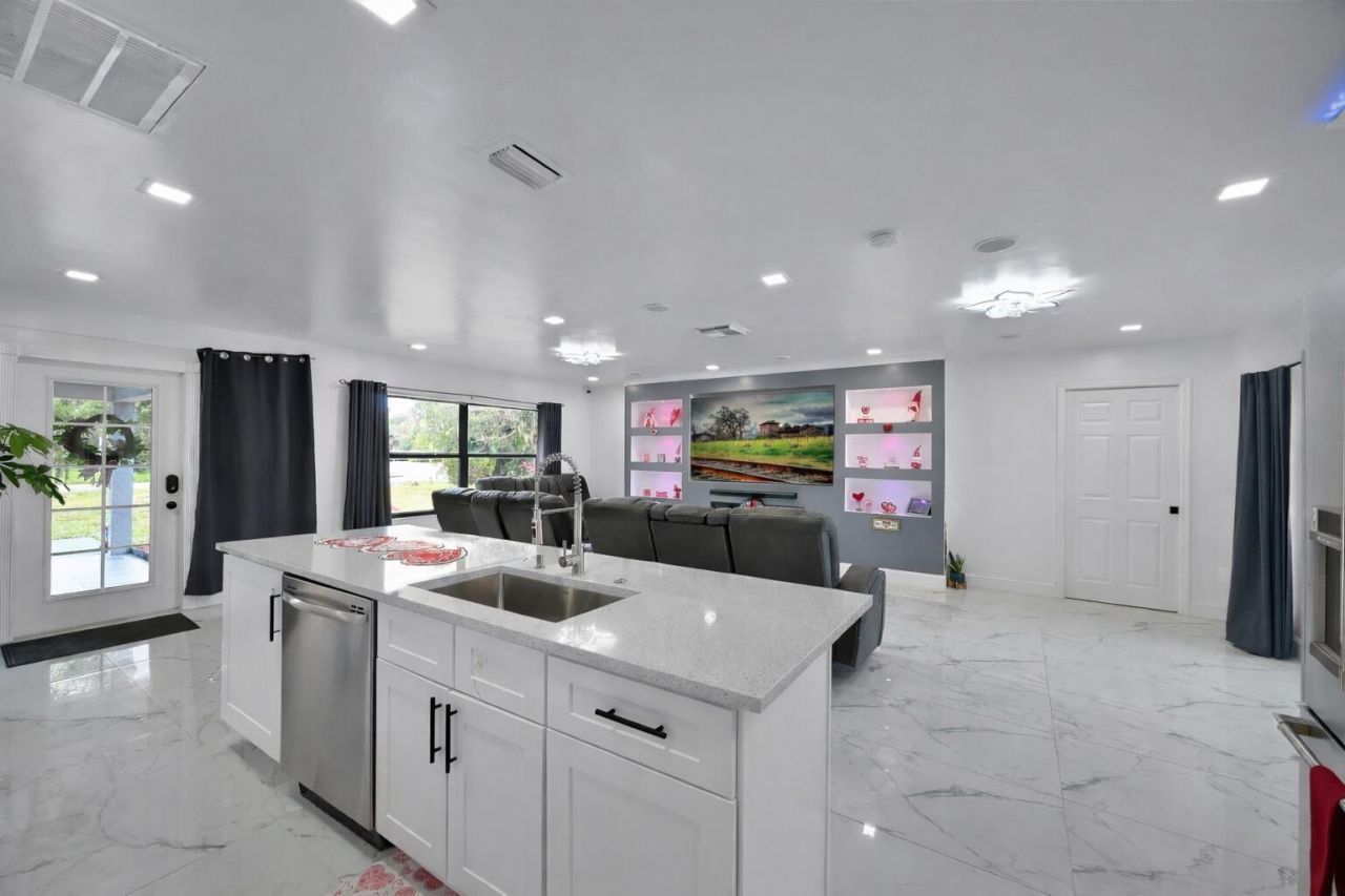 2404 Dade Road, Fort Pierce, FL 34982 Photo