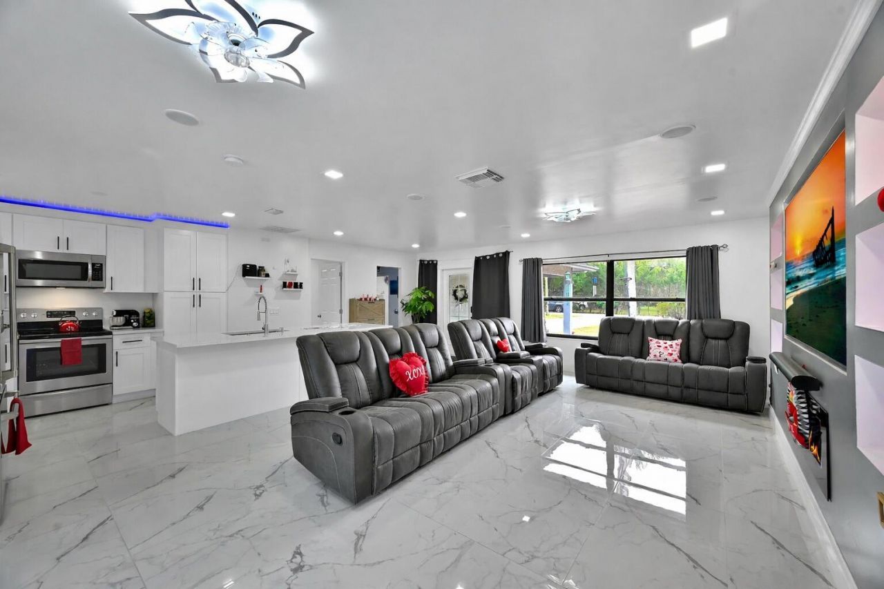 2404 Dade Road, Fort Pierce, FL 34982 Photo
